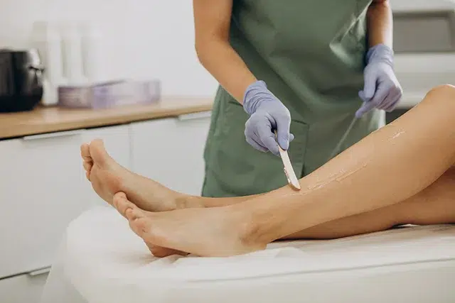 Elimina el vello con nuestra depilación con cera en Galus. Suavidad duradera y cuidado profesional para una piel perfecta.